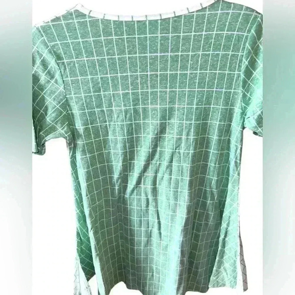 Lularoe XXS green & white plaid Perfect T. Reverse color way front, back .‎ NWT. - Picture 2 of 6